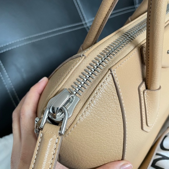 Givenchy Medium Antigona NWOT - Picture 8 of 16